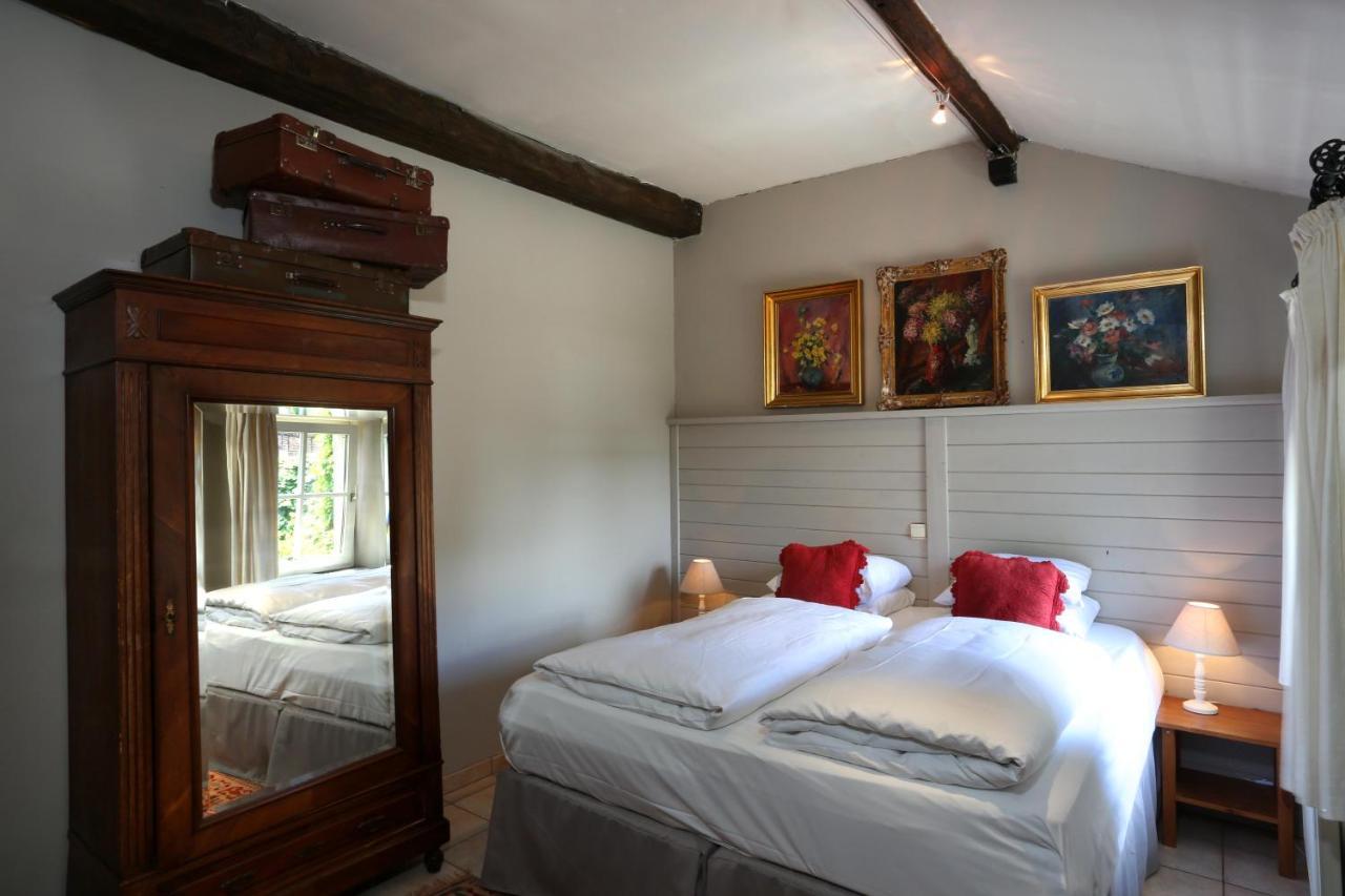 Aux Ecuries De La Reine Inn 3*
